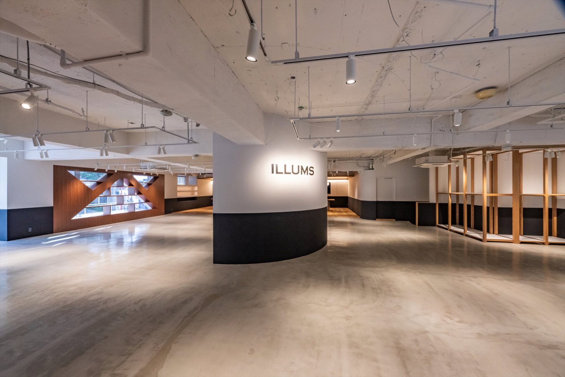 ILLUMS青山様