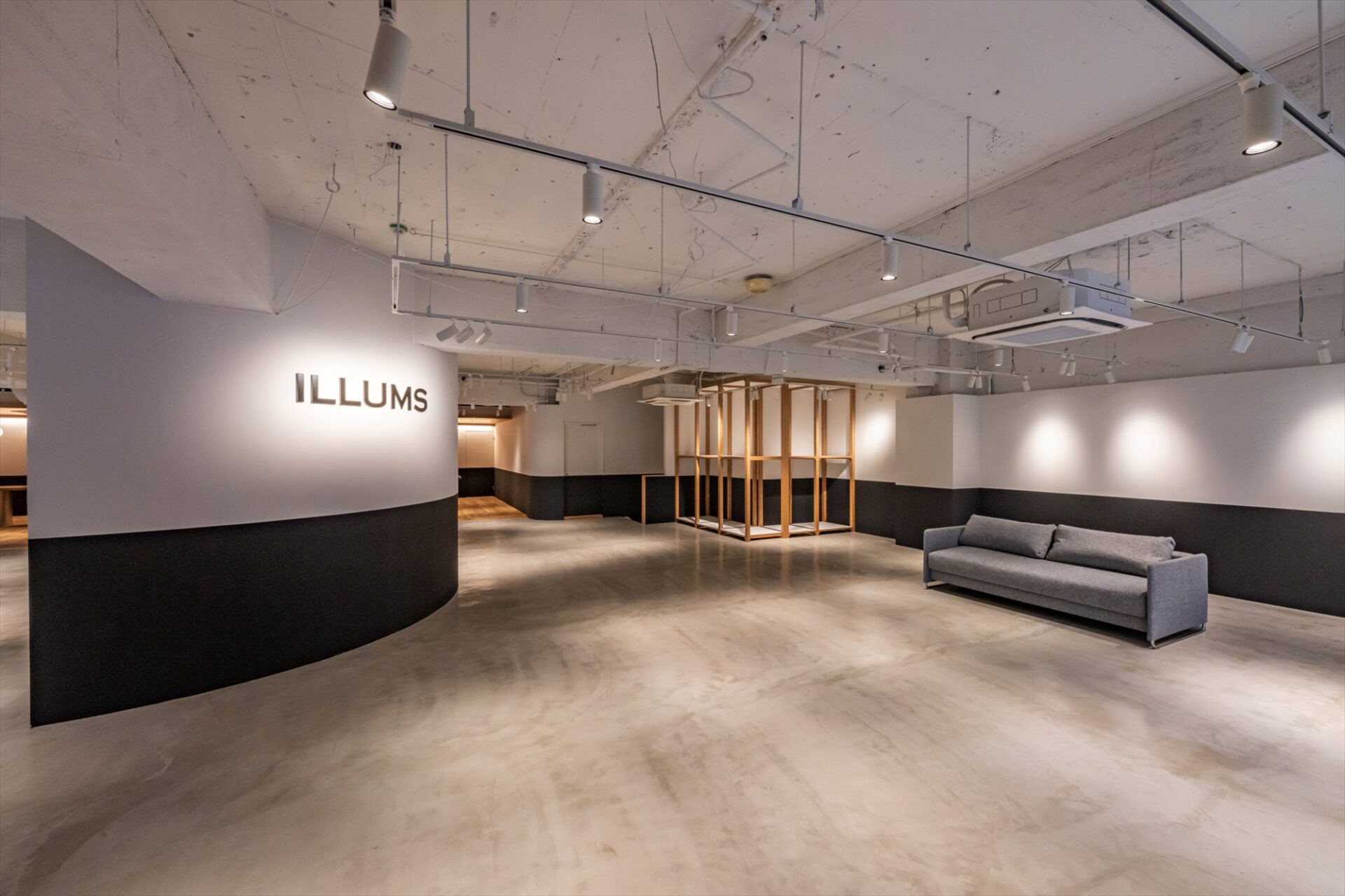 ILLUMS青山様