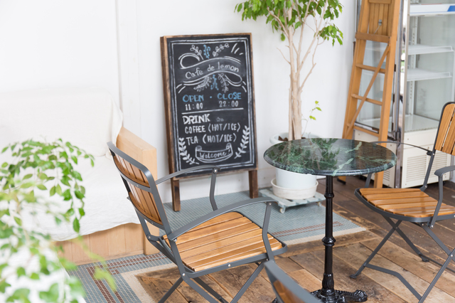 店舗内装工事後にオープンしたカフェ